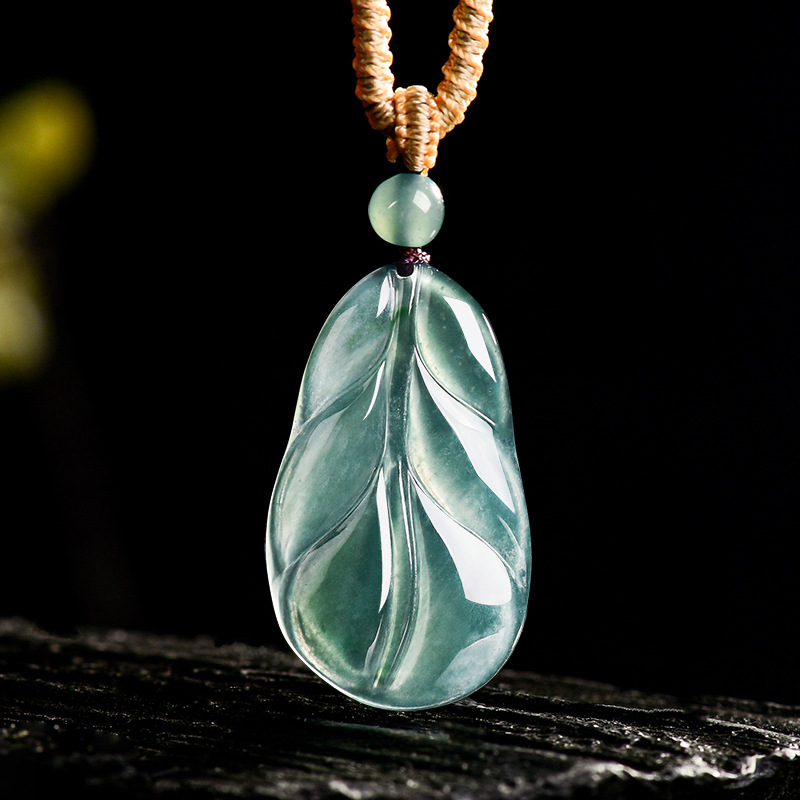 Women Accessories For Gift - Myanmar Jadeite Yaprak Kolye Kadınlar için